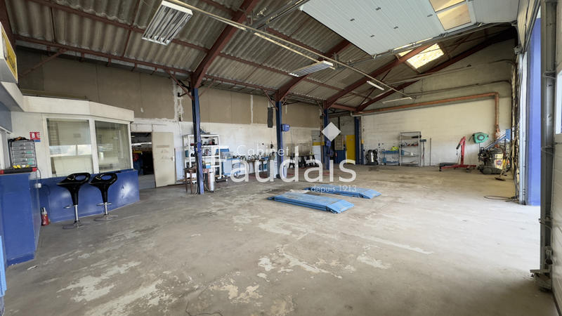 Local commercial - 630 m²