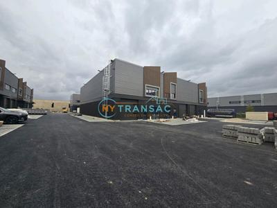 Local d'activité / Entrepôt - 239 m²