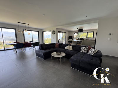 Maison - 160 m² - 6 pièces