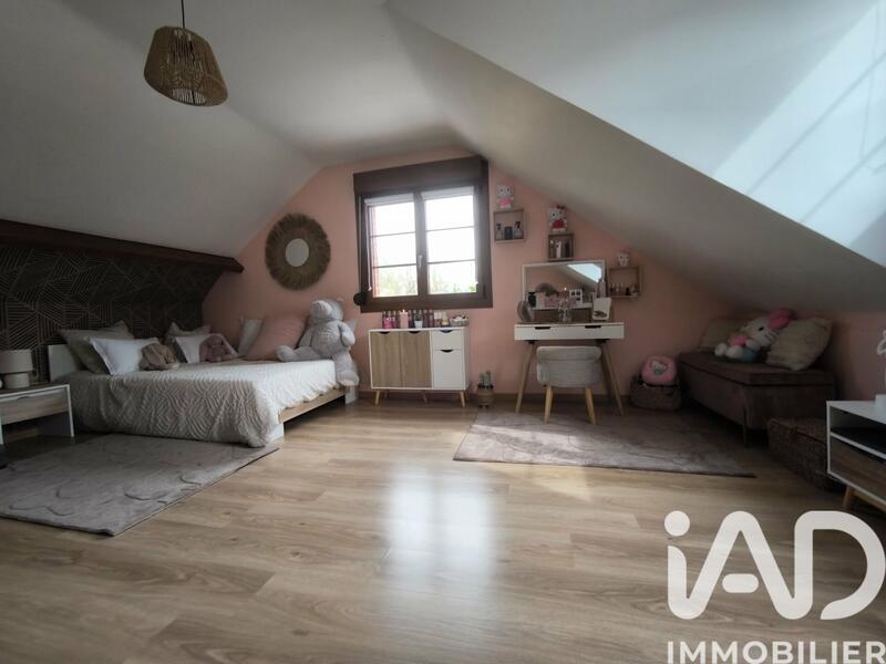 Maison - 227 m² - 8 pièces