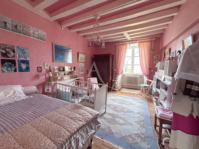 Maison - 240 m² - 8 pièces