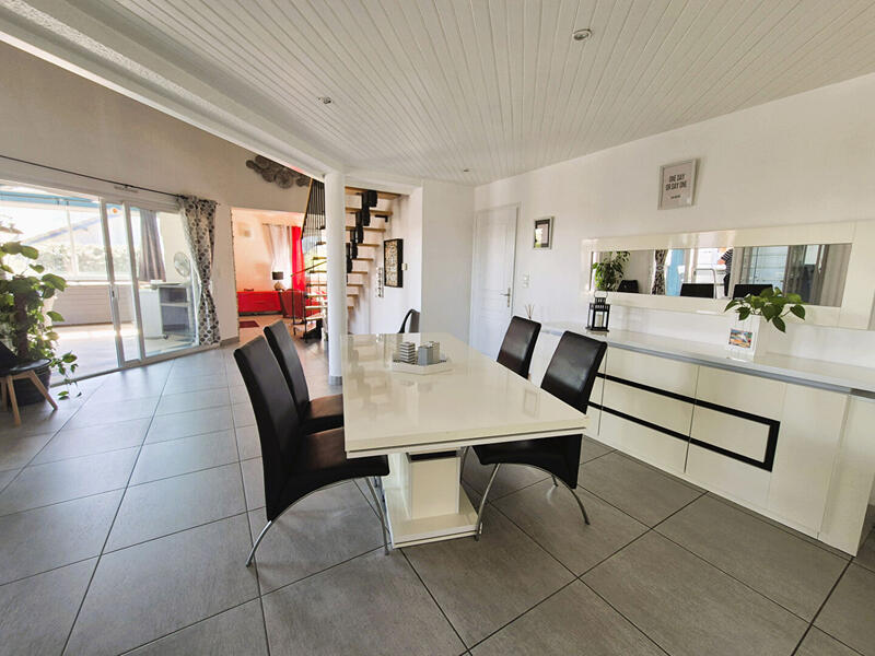 Maison - 148 m² - 5 pièces