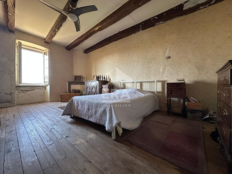 Maison - 329 m² - 6 pièces