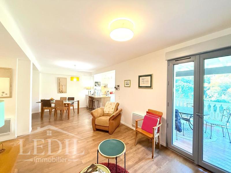 Appartement - 98 m² - 3 pièces