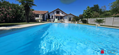 Maison traditionnelle - 169 m² - 6 pièces