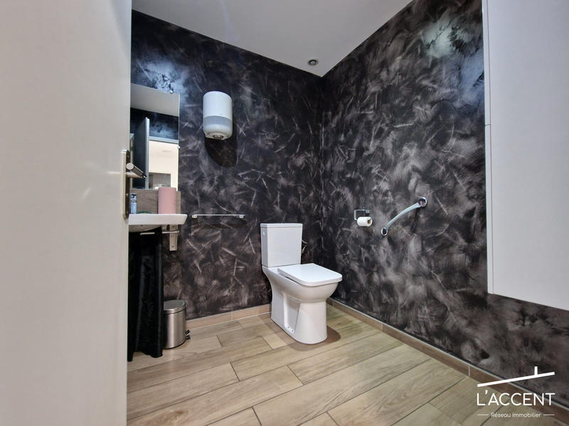 Local commercial - 206 m² - 5 pièces