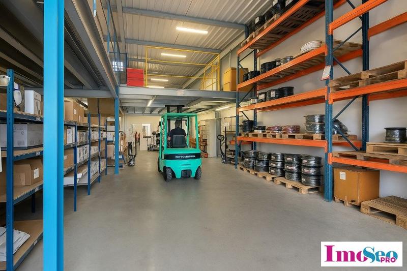 Local commercial - 765 m²