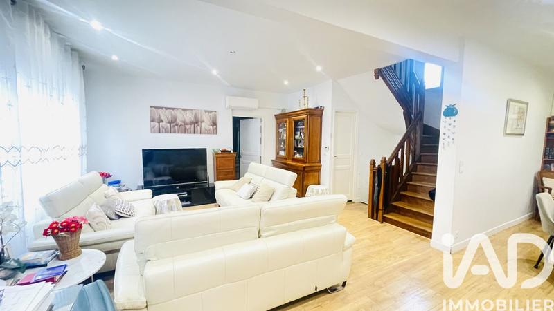 Maison - 201 m² - 7 pièces