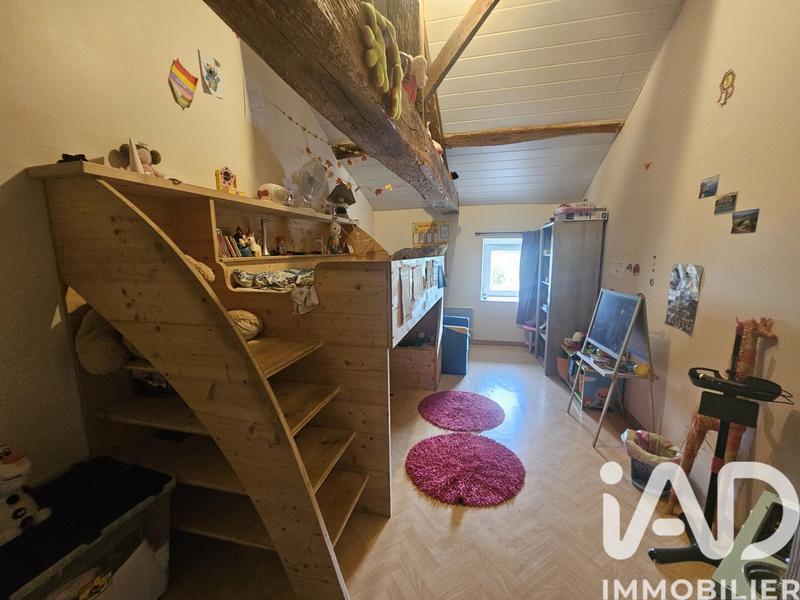 Maison - 242 m² - 7 pièces