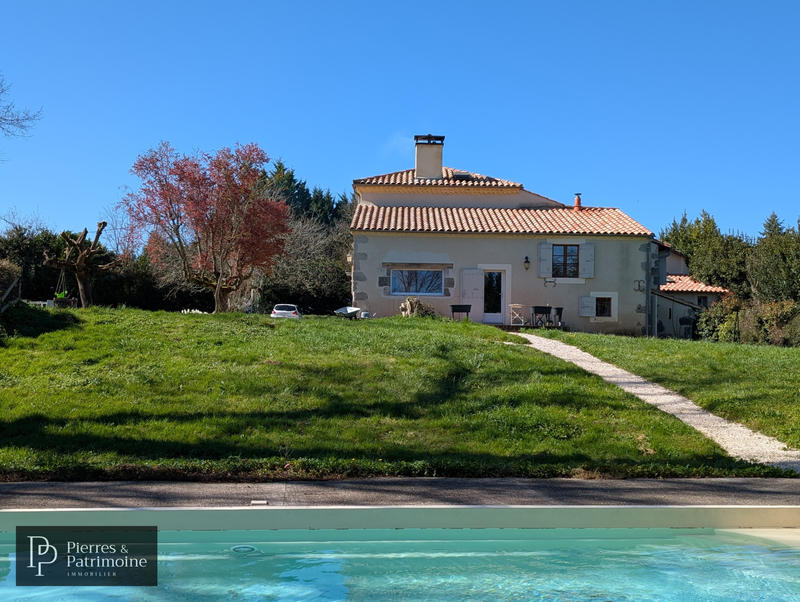 Maison - 290 m² - 10 pièces