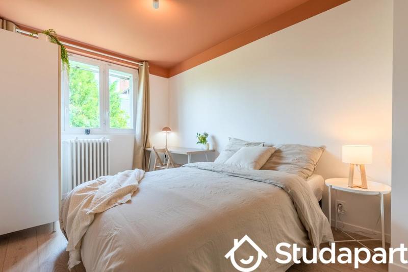 Chambre - 11 m² - 1 pièce