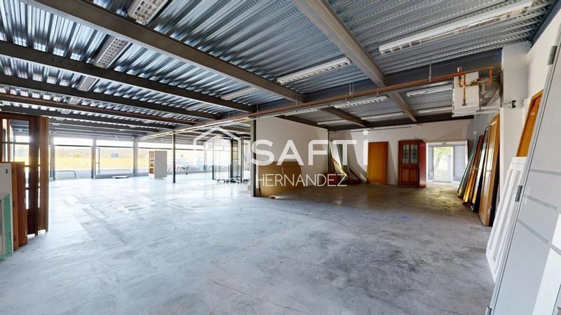 Local commercial - 840 m² - 2 pièces