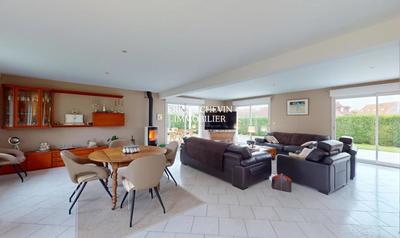 Maison - 270 m² - 5 pièces