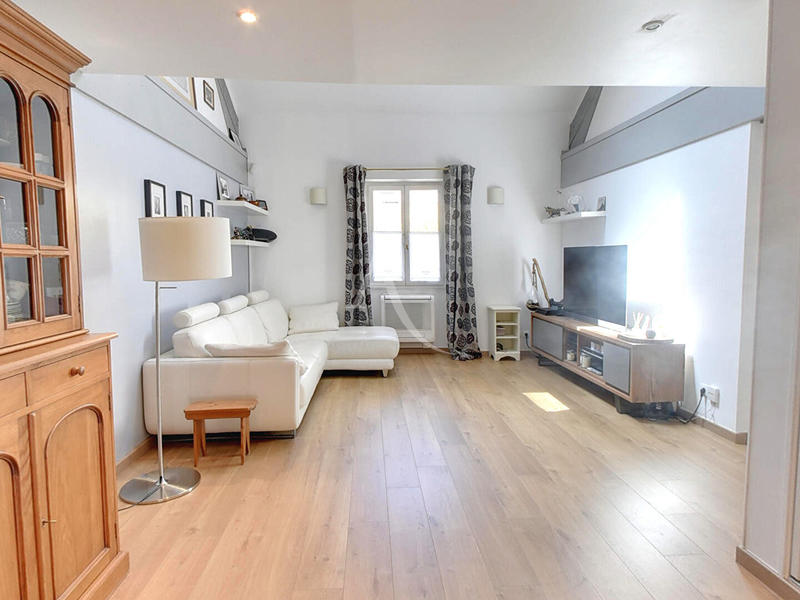 Maison - 183 m² - 8 pièces