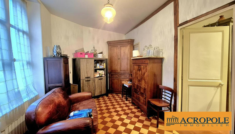 Maison - 240 m² - 9 pièces
