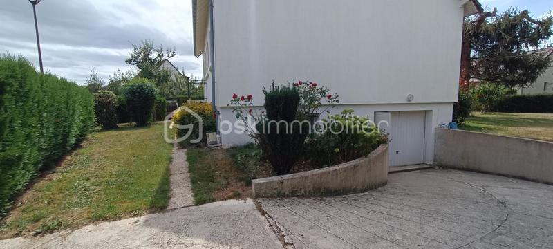 Maison traditionnelle - 130 m² - 8 pièces