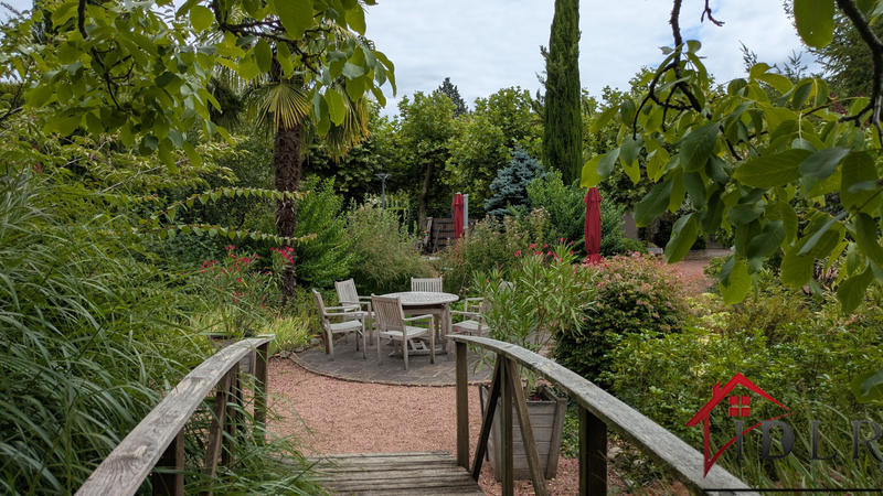 Propriété - 460 m² - 16 pièces