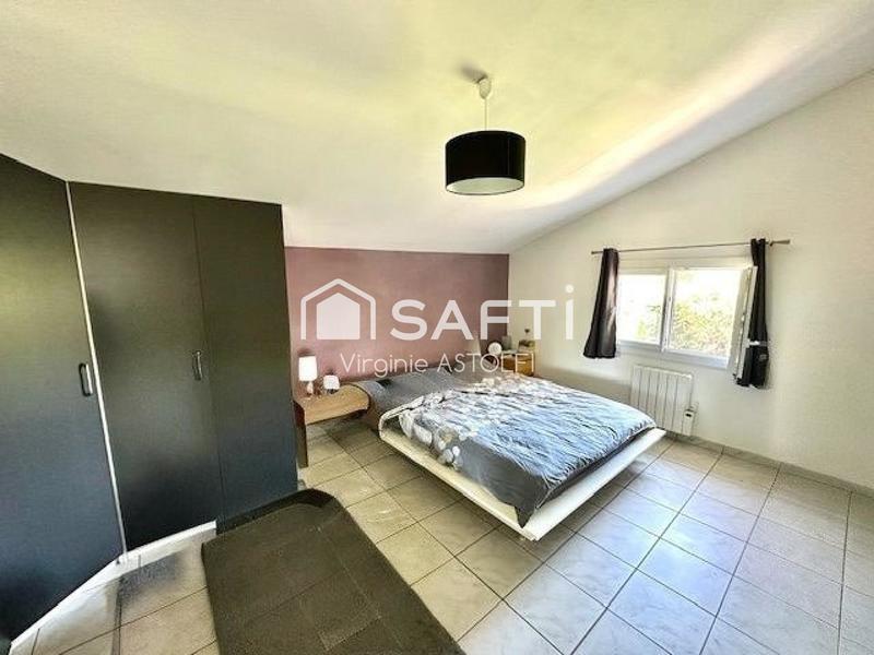 Maison - 180 m² - 7 pièces