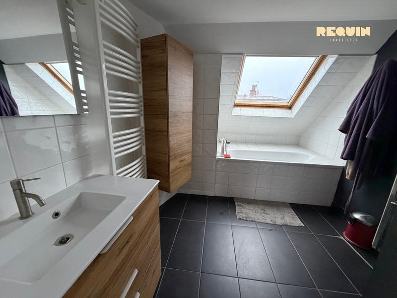 Appartement - 96 m² - 5 pièces