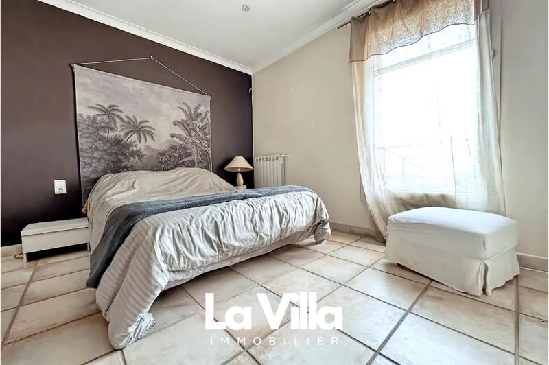 Villa - 200 m² - 5 pièces