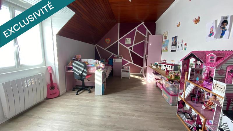 Maison - 161 m² - 8 pièces