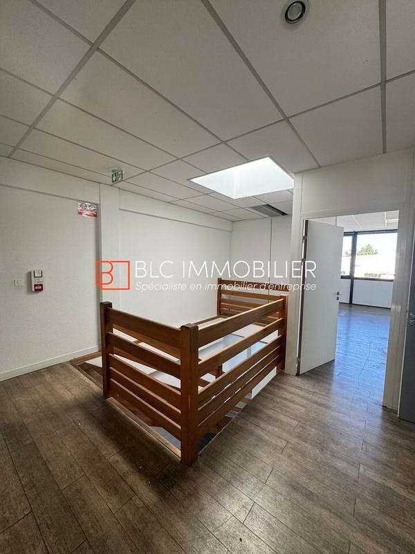 Bureau - 215 m²