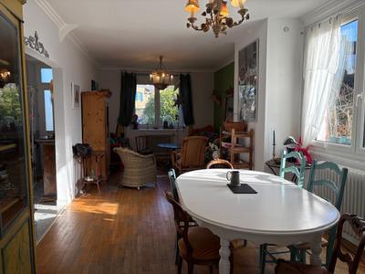Maison - 206 m² - 7 pièces