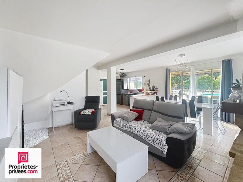 Villa - 100 m² - 5 pièces