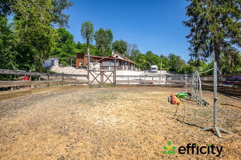 Maison - 246 m² - 11 pièces