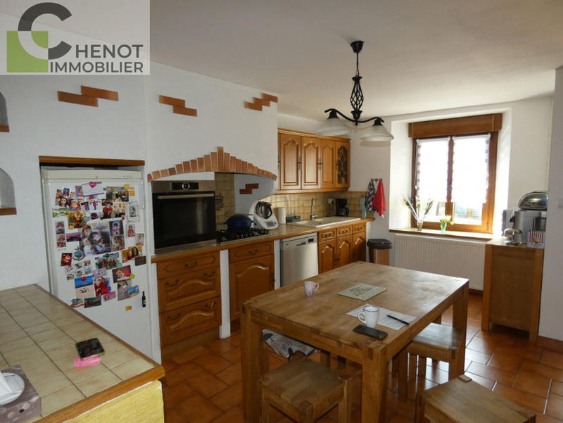 Maison de village - 250 m² - 7 pièces