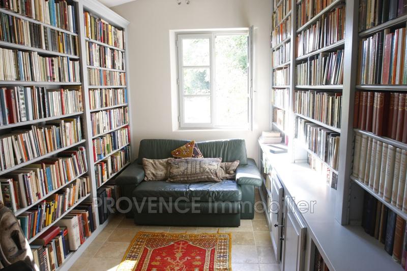 Villa - 246 m² - 9 pièces