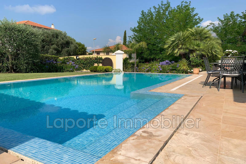 Villa - 187 m² - 6 pièces