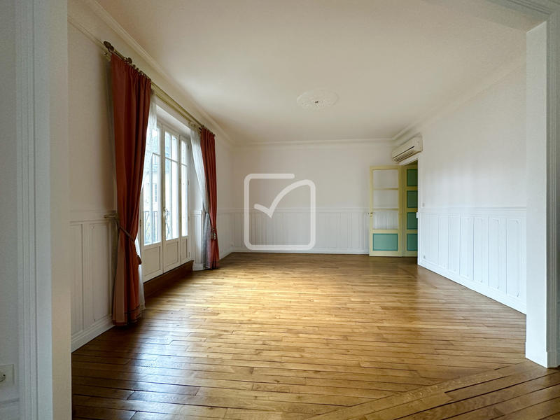 Appartement - 110 m² - 5 pièces