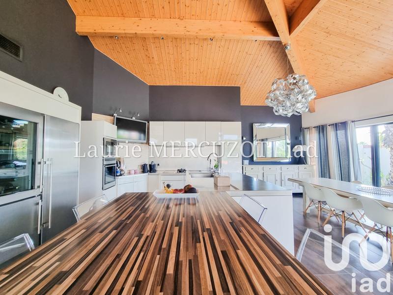 Maison de maîtres - 260 m² - 7 pièces