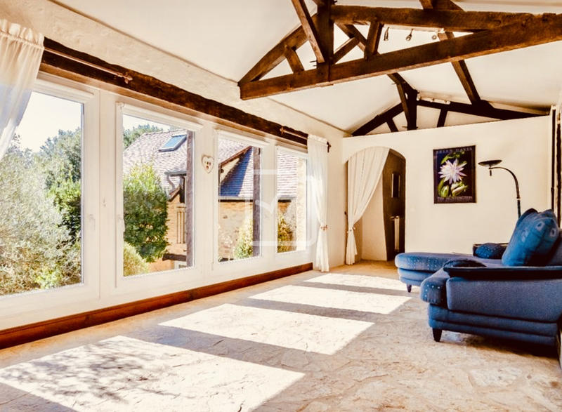 Maison - 330 m² - 12 pièces