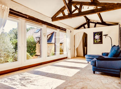 Maison - 330 m² - 12 pièces