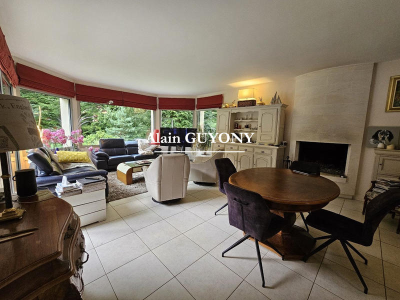 Maison contemporaine - 264 m² - 7 pièces