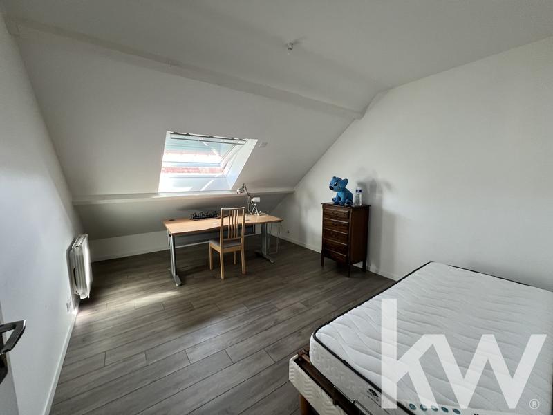 Maison - 240 m² - 8 pièces