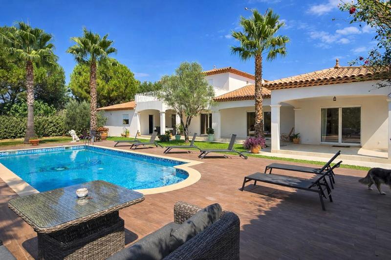 Villa - 207 m² - 8 pièces