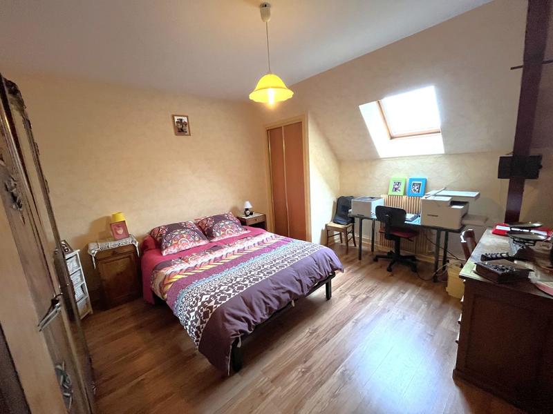 Maison traditionnelle - 167 m² - 8 pièces