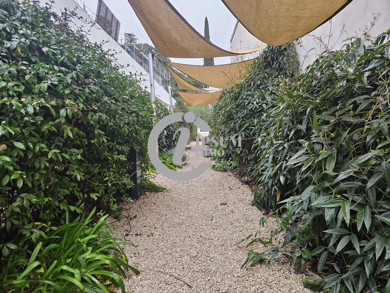 Appartement - 96 m² - 4 pièces