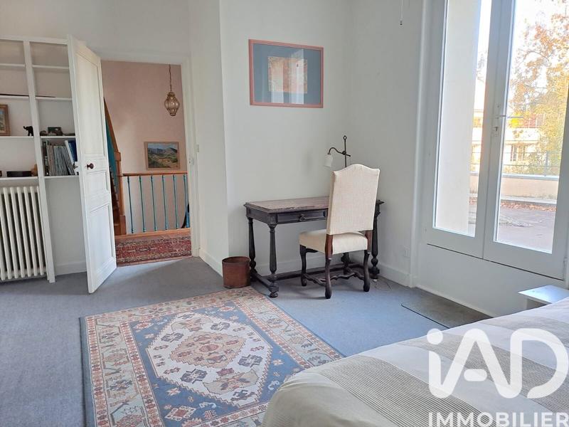 Maison - 248 m² - 9 pièces