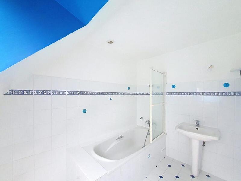 Maison - 90 m² - 5 pièces