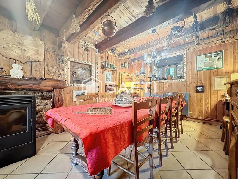 Maison - 440 m² - 13 pièces