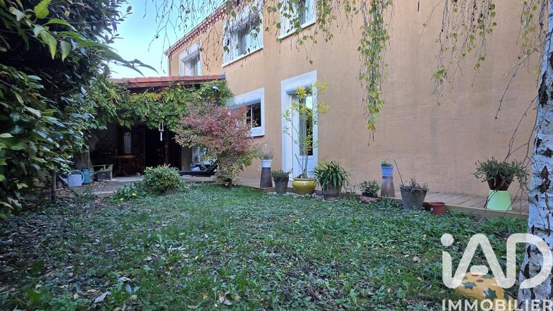 Maison - 180 m² - 8 pièces