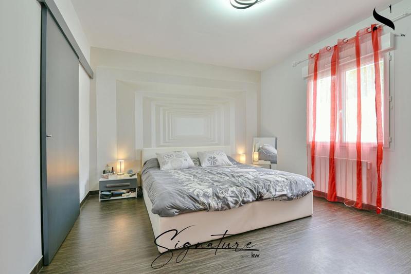 Maison - 215 m² - 8 pièces