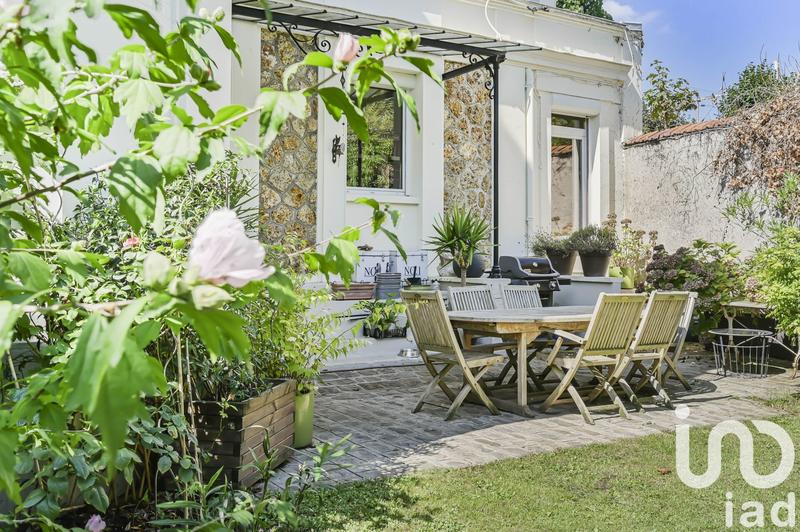 Maison - 232 m² - 8 pièces