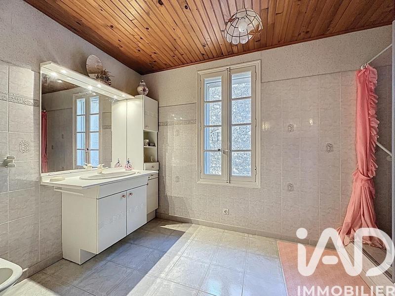 Maison - 253 m² - 8 pièces