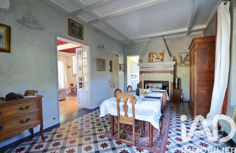 Maison - 180 m² - 8 pièces