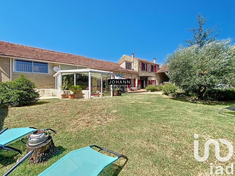 Maison - 222 m² - 9 pièces